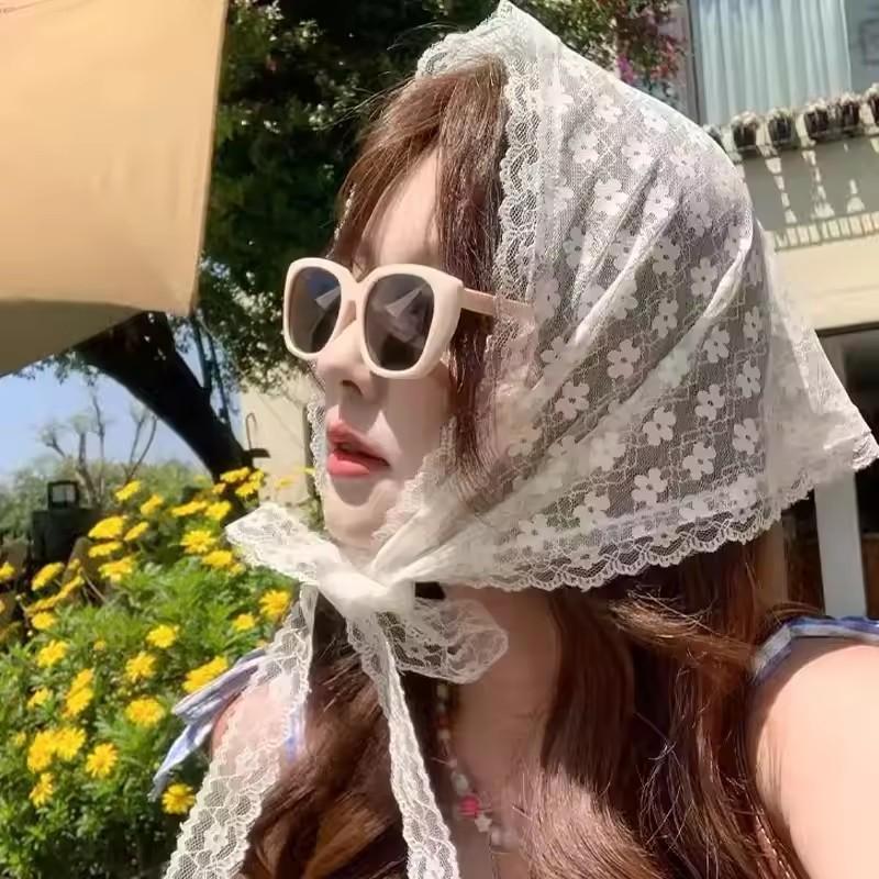 

2025 Французский Кантри Стиль Кружевная Сетка Треугольный Шарф Весна Лето Цветочный Шарф для Волос Элегантная Повязка на Голову Богемные Аксессуары для Волос