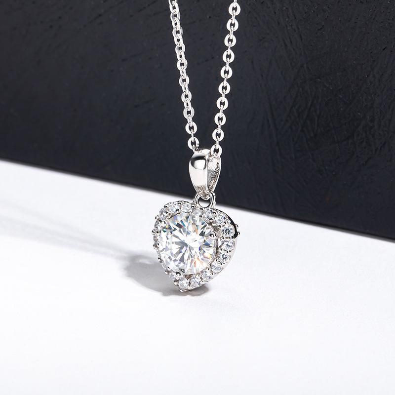 6.5mm Heart Cut Halo Moissanite Pendant Necklace S925 Sterling Silver For Women