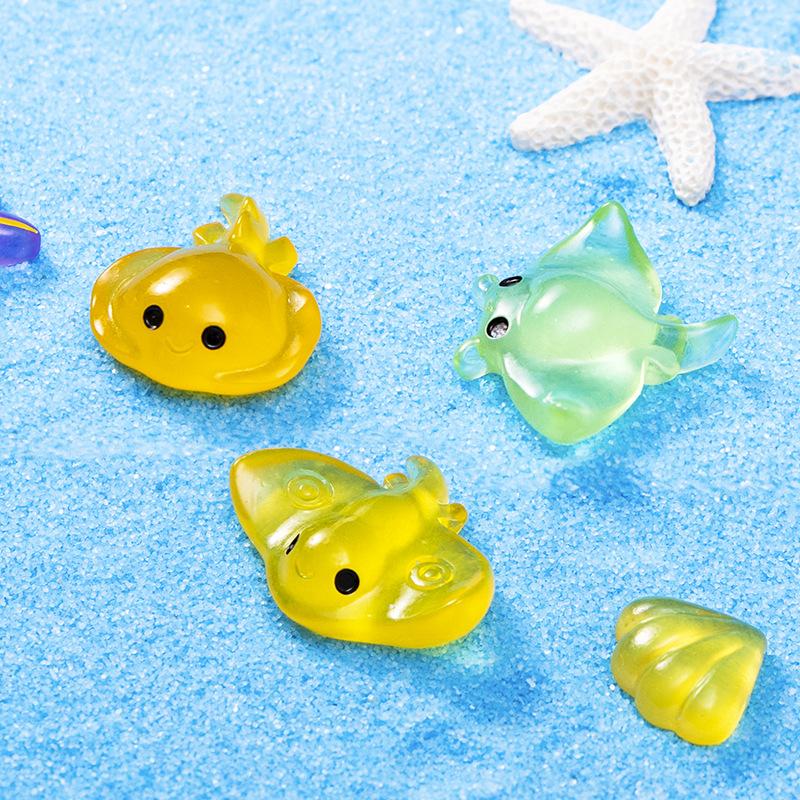 10-30pcs Cute Manta Ray Luminous Ocean Animal Ornament Resin Craft Cute Ocean Animal Miniature Figurines DIY Mini Animals Statue