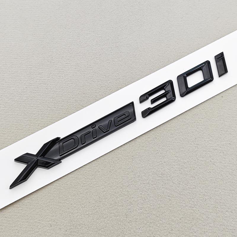3D ABS Autoaufkleber Logo X1 X2 XDrive20d Heckklappen-Emblem Kotflügel Seiten-Emblem Für BMW Xdrive X1 X2 X3 320d 320i E84 F48 F39 U10 uq2