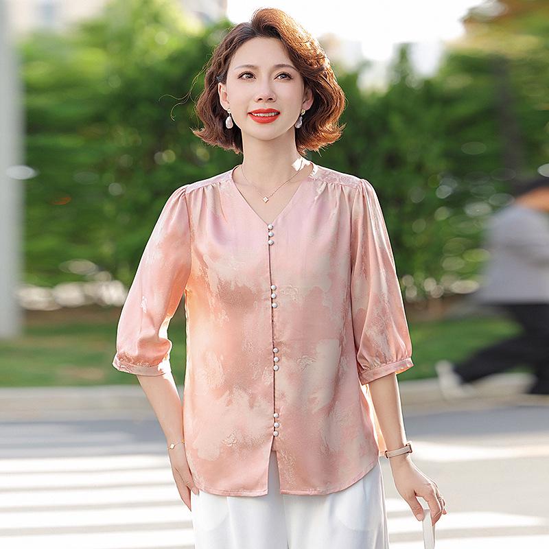 

Summer 2026 Elegant V-Neck Shirt for Fashionable Moms and Seniors XXL (suggested 55-60 kg) рожевий