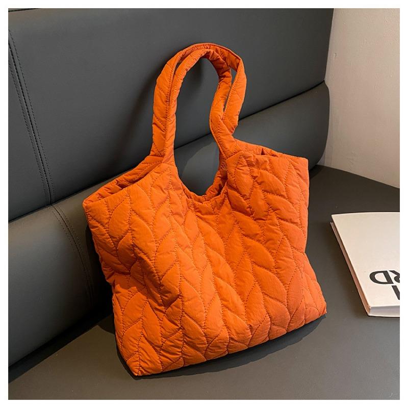 Modische Tasche mit großem Fassungsvermögen für Damen. Neue Unterarmtasche. Modische und einfache Unterarm-Tragetasche mit einer Schulter