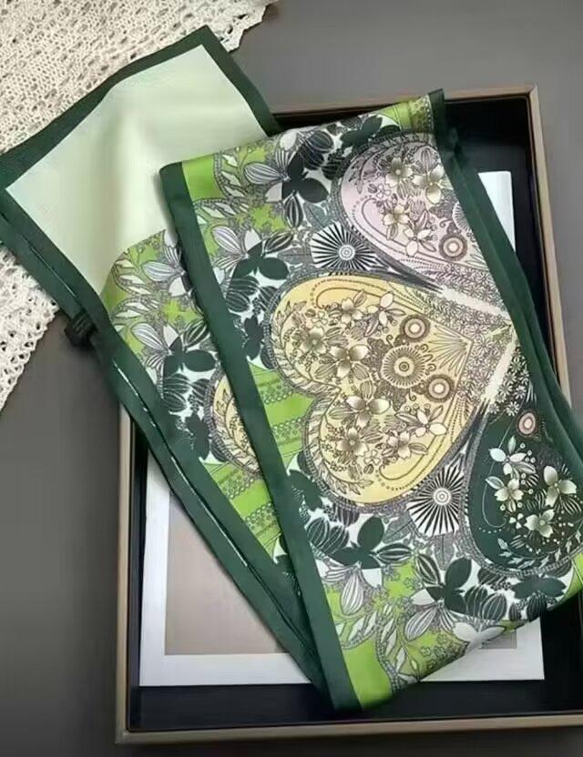 Luxury Design Silk Skinny Scarf For Women Fashion Hair Bands Neckerchief Soft Satin Lady Hands Bag Ribbon Neck Tie Scarf Female