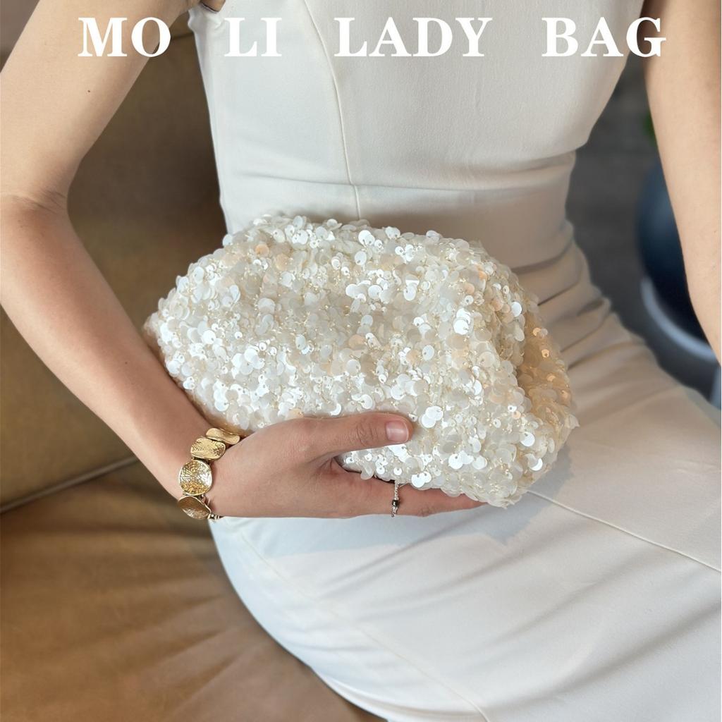 Sweet autumn and winter French retro niche fish scale bright beads cloud dumplings fashionable versatile hand-held messenger bag girl