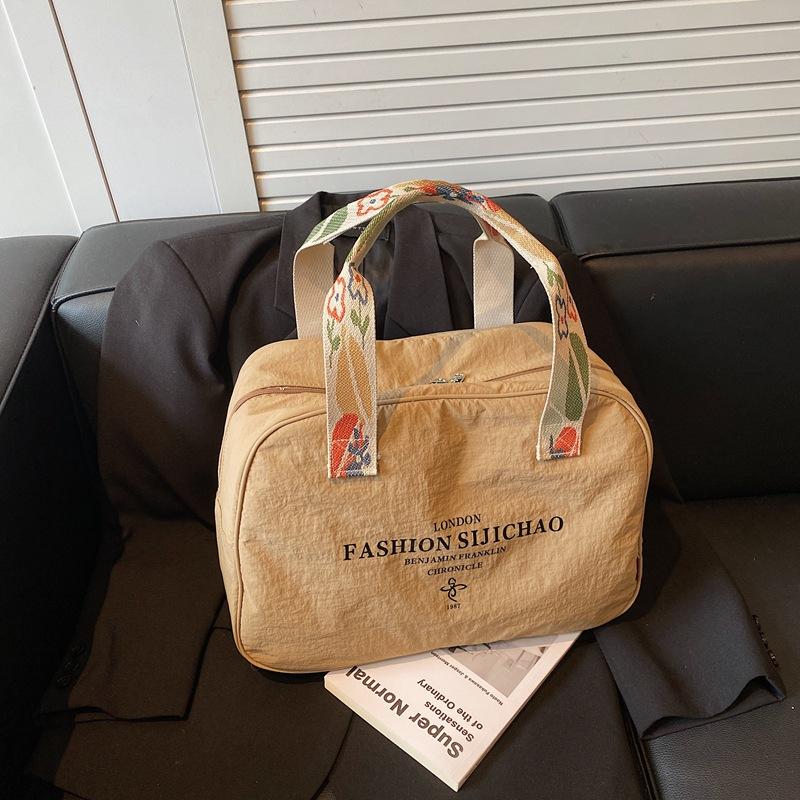 

2025 лето новый зарубежный стиль текстура простой большая вместимость сумка модный тренд повседневная женская на плечо сумка-тоут хаки