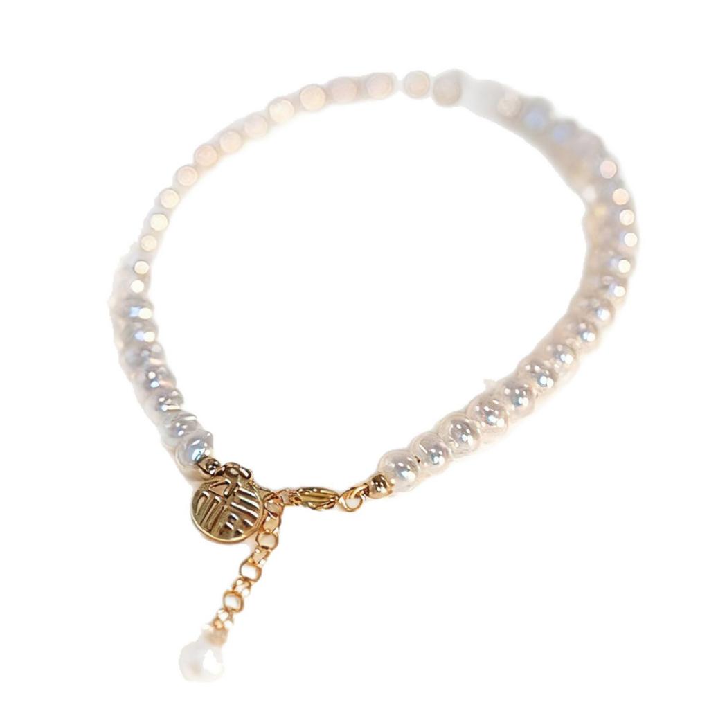 Exquisite Women's Pearl Bracelet with Fu Character Pendant - Elegant Chinese-Inspired Design, Light Luxury Gift for Best Friends