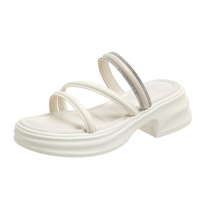 Thick-soled Beautiful Sandals Women Wear Fashionable Rhinestone Edges with Skirts In Summer, New Cool Slippers