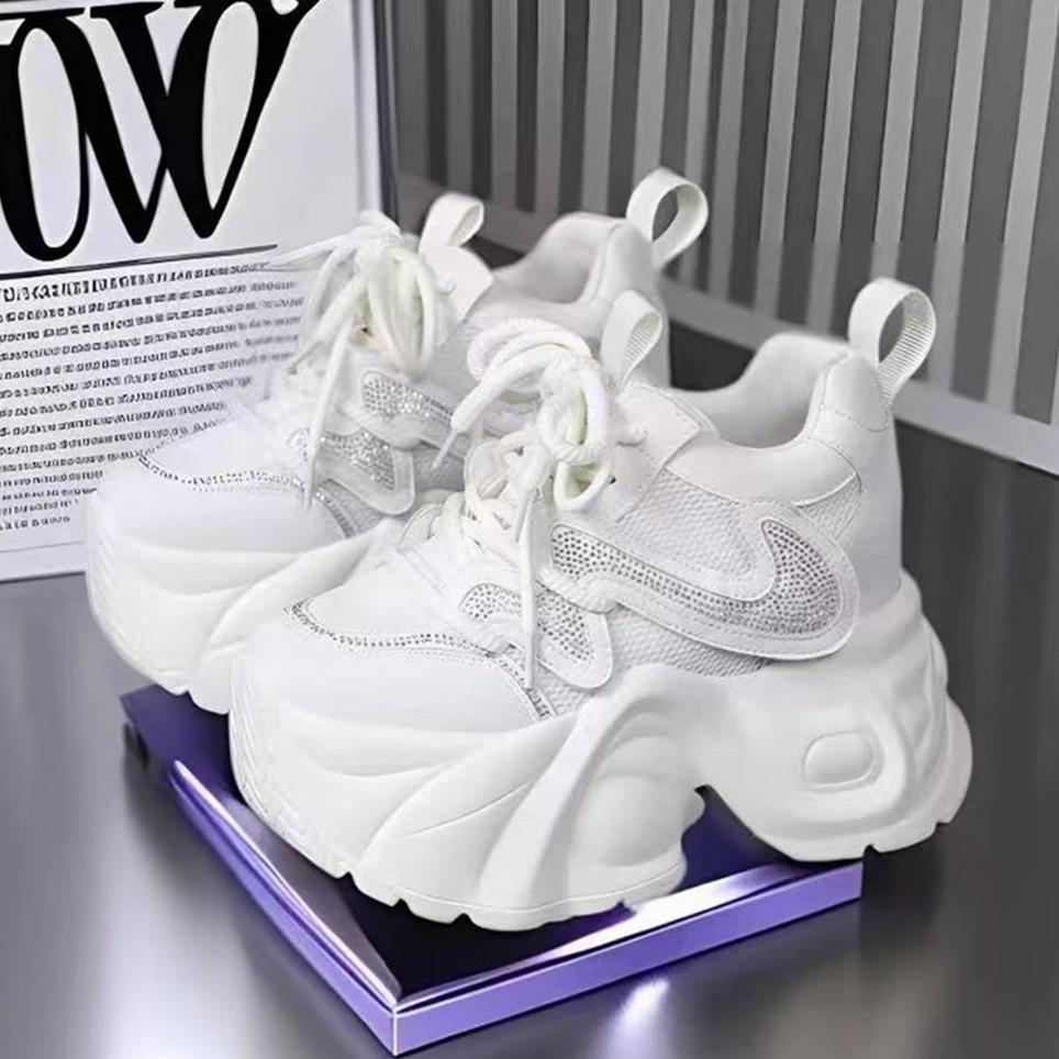 Chaussures Dad Femmes 2025 Automne/Hiver Nouvelle Mode Épaisses Semelles Intérieur Augmentant la Hauteur Pelucheuses Polyvalentes Décontractées Chaussures de Sport