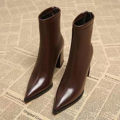 Nya Märkesskor Kvinnor Motorcykelstövlar Kvinnor Ankelhöga Klackar Chelseastövlar Bekväma Spetsiga Skor Designerpumps
