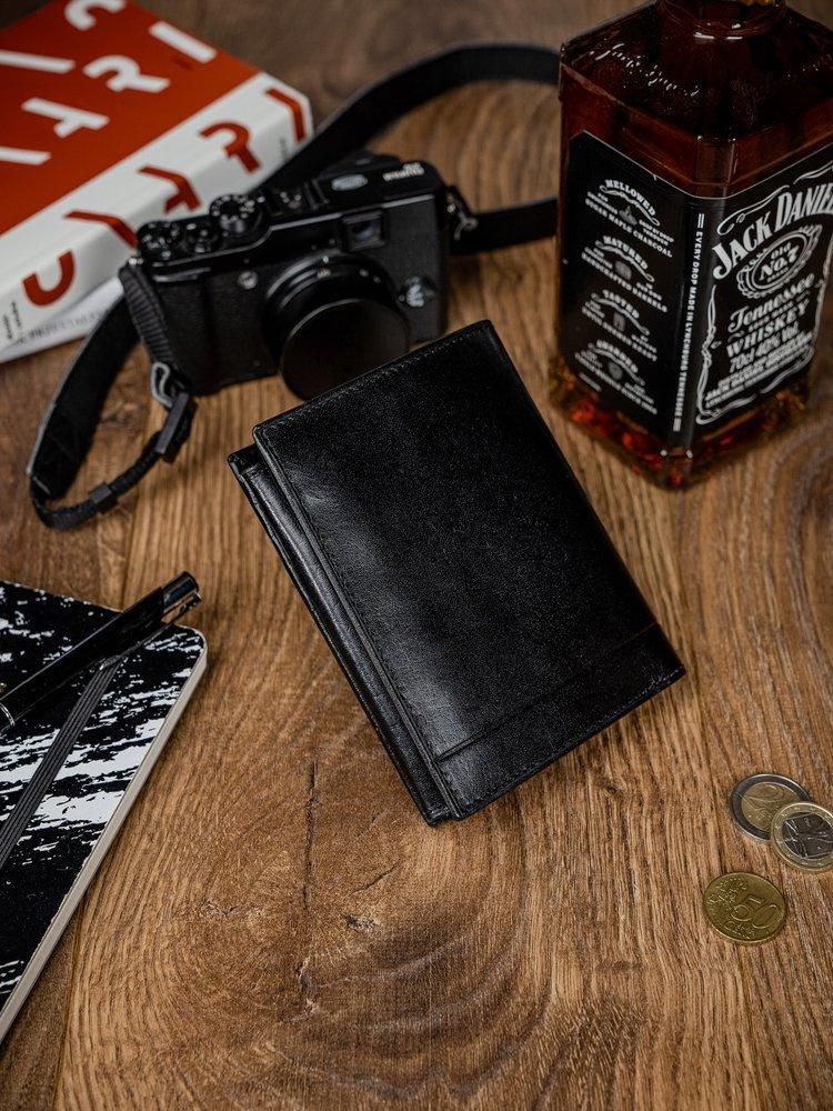 A Vertical, Elegant Men's Wallet Made of High-quality Genuine Leather with RFID Technology - Pierre Cardin