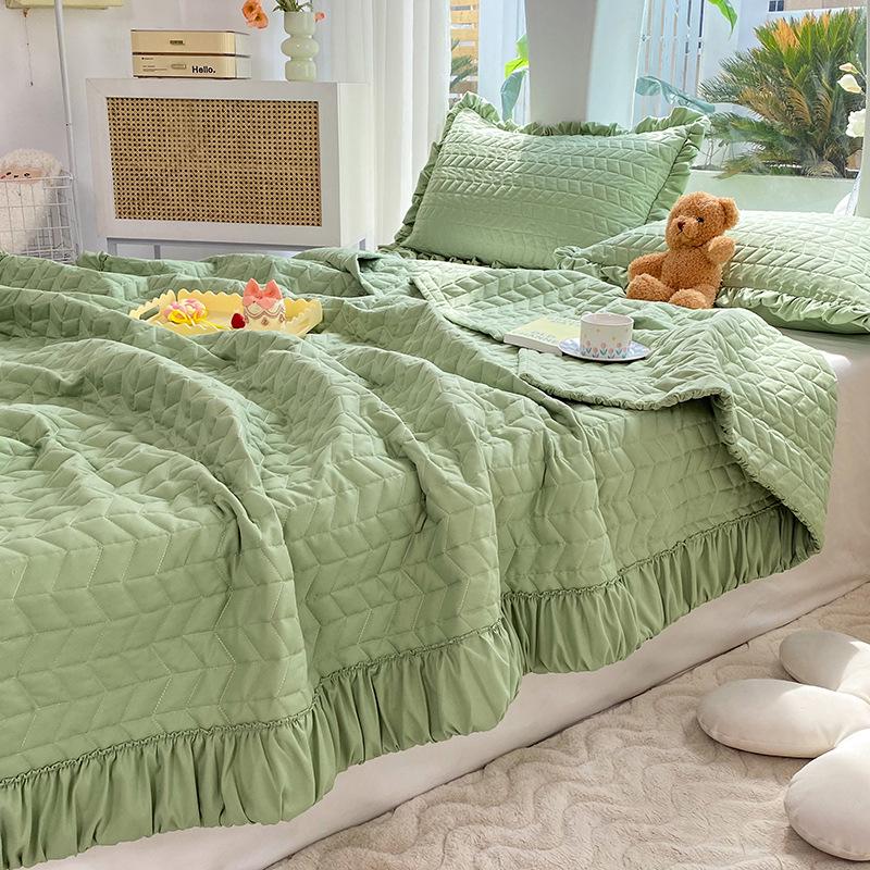 Pleated Cream Style Summer Quilt: Lightweight, Solid Color for Air Conditioning