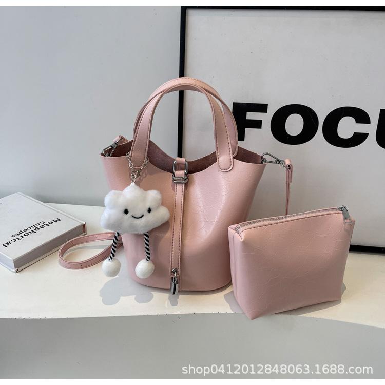 

Модная сумка-ведро для мамы и ребенка, нишевый дизайн, маленькая сумка через плечо, женская, новая коллекция 2025, корейская версия, повседневная сумка на плечо