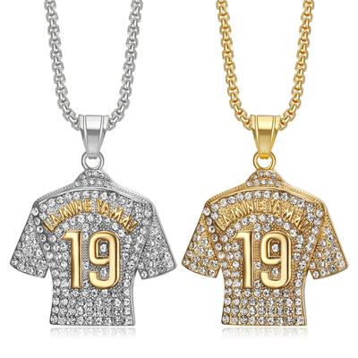 Nueva Joyería Hip-Hop Más Vendida Acero de Titanio Chapado en Oro Tachonado de Diamantes Yamal No. Collar con Colgante de Camiseta 19