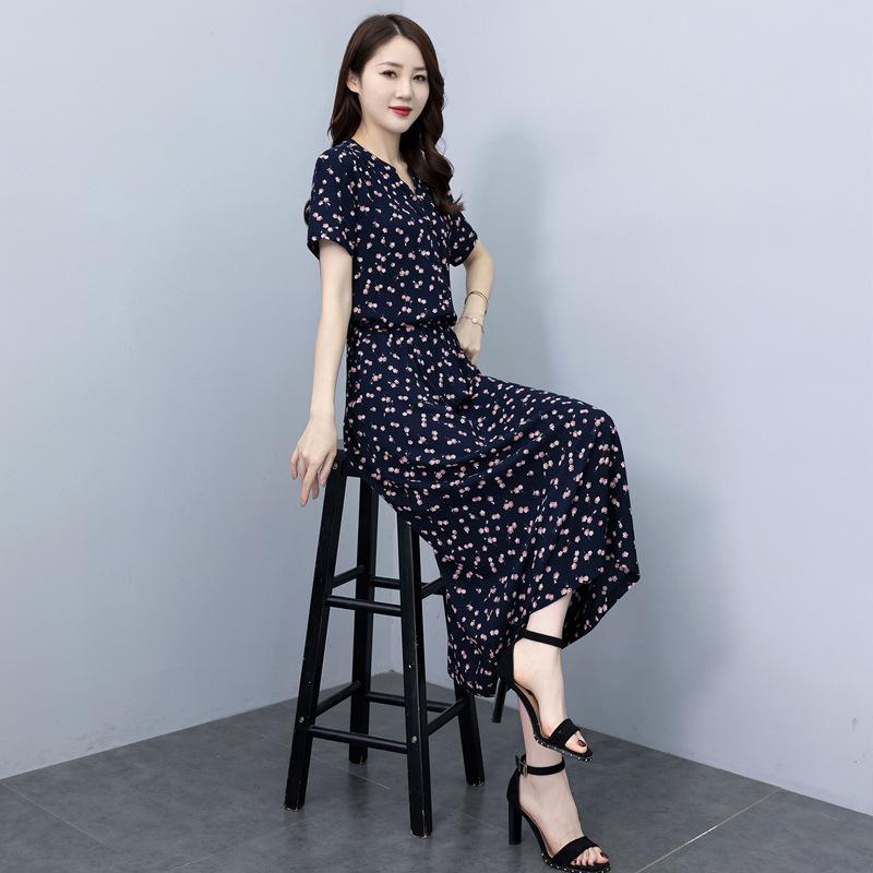 2025 Summer Collection: Floral V-Neck Cotton and Rayon Dress - Waist-cinching, Slimming, Age-Reducing Long Dress for Women