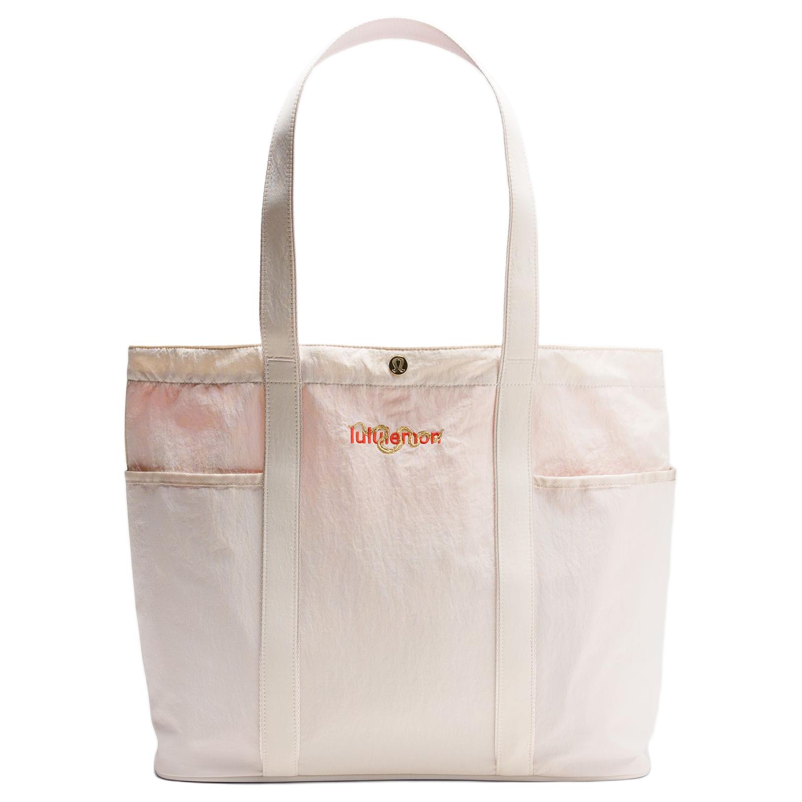 

Lululemon Daily New Year Edition 20L Snake Year Limited Multi-Pocket Design Snap Closure Tote Bag Unisex Tote Bag Light-Ivory LU9C03S-320276 Light Ivory