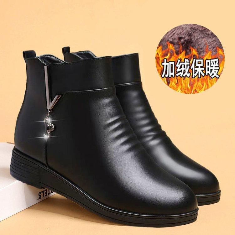 Flat-bottomed short boots keep warm in winter, new velvet non-slip leather boots, casual Martin boots.