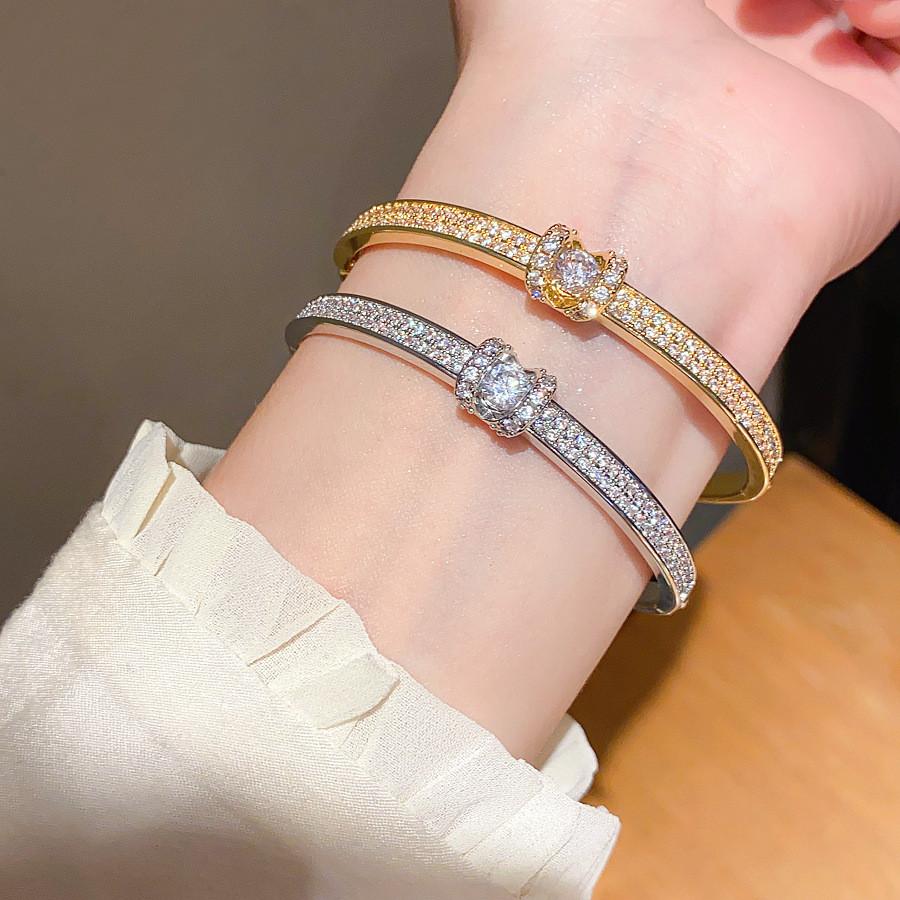 Geometrisches ovales Armreif-Armband mit Strassverzierungen für elegante Modeaccessoires
