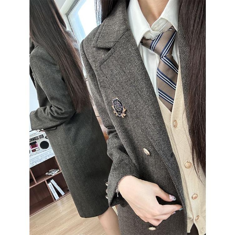 High-end Grey Long Coat for Women, Vintage Double-breasted Long Sleeve Outerwear