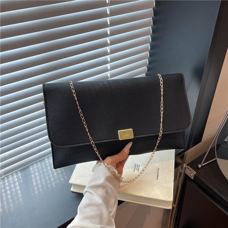 Today's popular niche light luxury baguette underarm bag women's new high-end autumn shoulder bag messenger bag