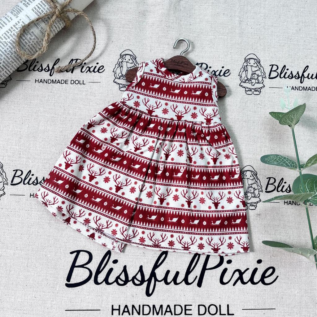 BlissfulPixie Håndlagde Waldorf Dukkeklær 30cm Klesett med Fin Eske for Jenter Julebursdagsgave - Victoria Klestilbehør