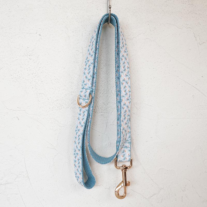 MUTTCO Blue & White Chrysanthemum Dog Collar Leash Set with Light Gold Buckle XS