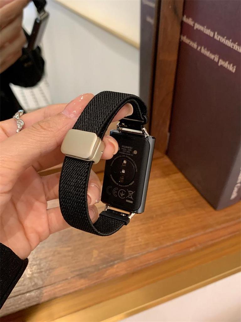 Compatible Strap for Huawei 11 Pro, GT654 Watch, Xiaomi 9, and Apple 11 with Magnetic Nylon Buckle