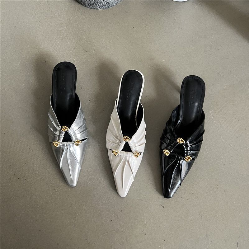 

Рекомендуемые! Складная металлическая пряжка крутые тапочки лето 2025 новые мягкая кожа острый носок неглубокий вырез низкий каблук сумка на носке полушлепанцы 40