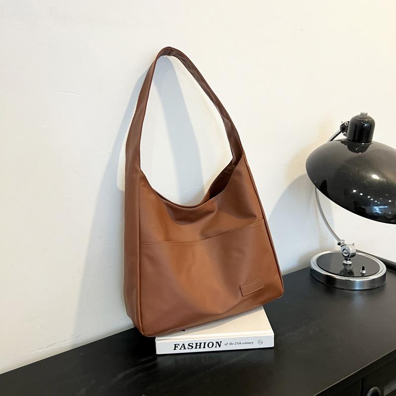 Large-capacity Retro Women's Shoulder Bag, New Hand-held Tote Bag, College Students Commute To Class, Simple and Casual