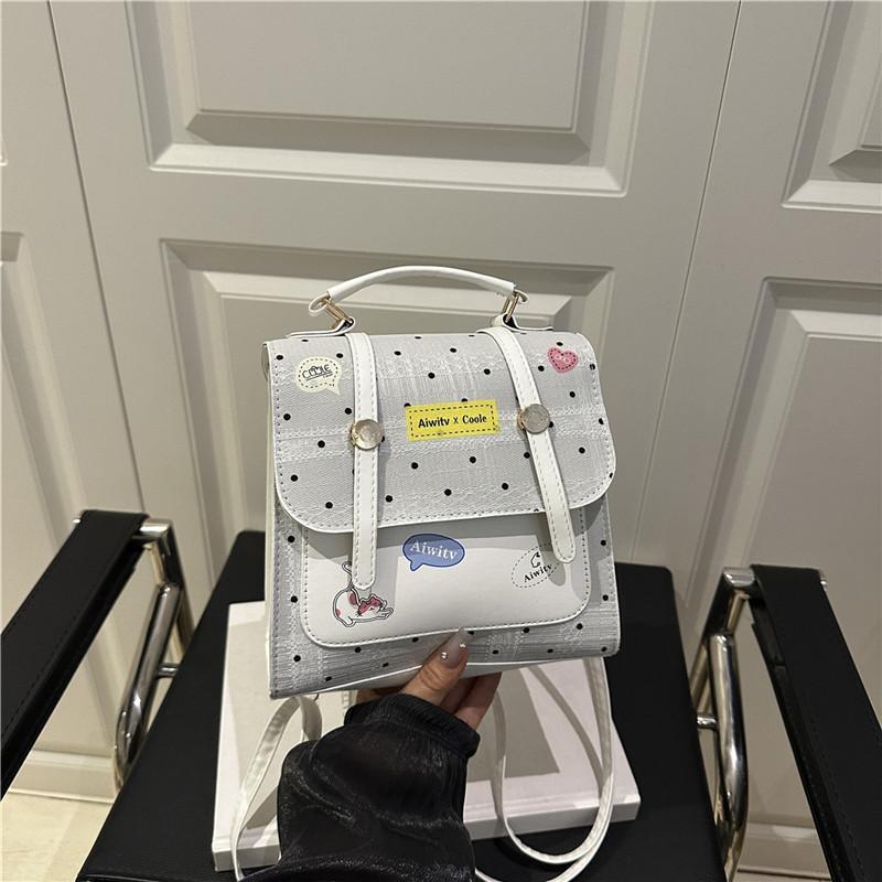 New women's bags, daily versatile bags, casual commuting fashion trend, simple and cute backpack.