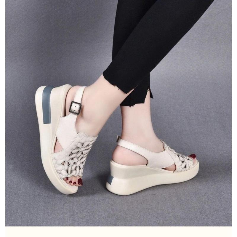Sandali Antiscivolo con Zeppa per Donna, Nuovo Stile di Sandali Casual Intagliati che Aumentano l'Altezza per Donna nell'Estate 2025