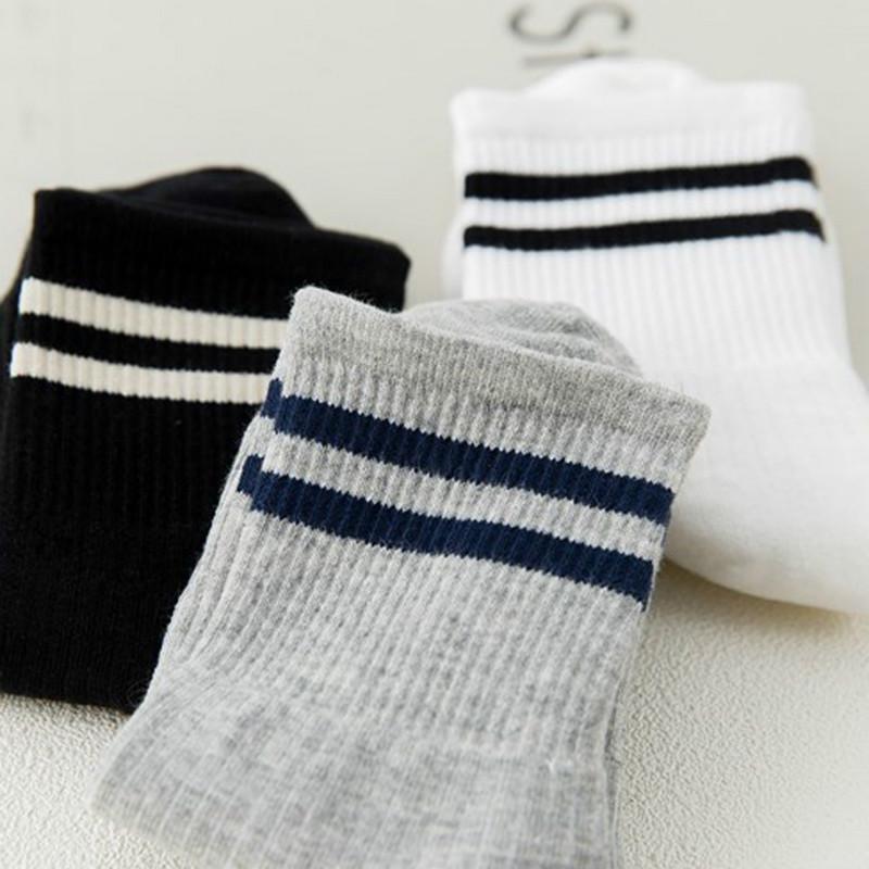Bequeme Socken für Herbst und Winter, zwei Stangenstrümpfe für Damen, Unisex, gestreift, atmungsaktiv, Skateboard-Socken für Damen