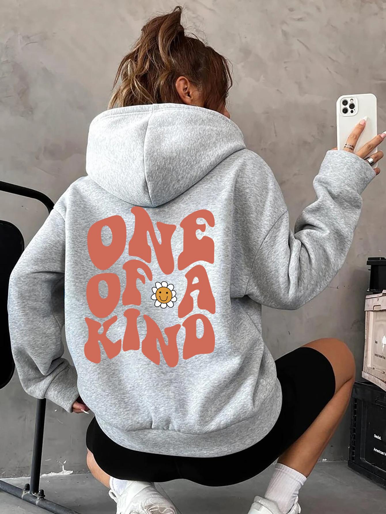 Толстовка с капюшоном из флиса с рукавами на плечах и буквенным принтом — фото 4