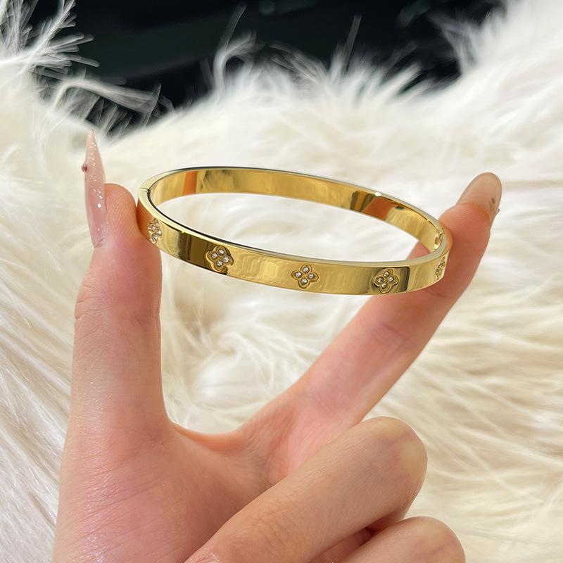 Titanium steel bracelet gold high version temperament zircon bracelet women's light luxury fashion elegance does not fade simple bracelet