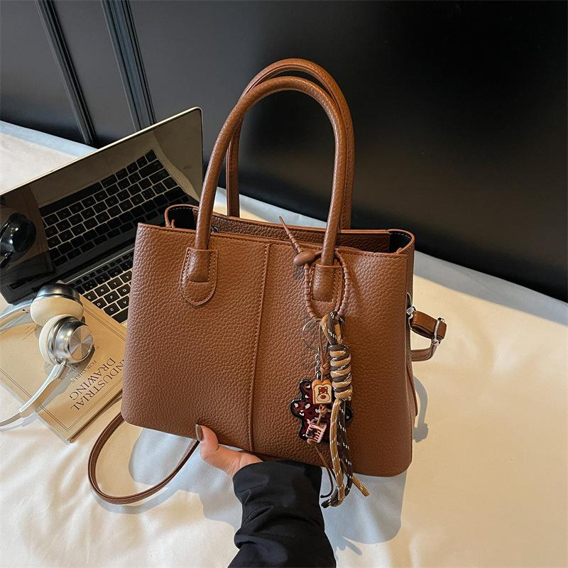 Retro Bag Women's Autumn and Winter 2025 New Versatile Casual Shoulder Messenger Bag Premium Texture Portable Tote Bag