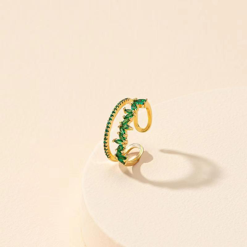 High-Grade Retro Green Zircon Ring for Women - European & American Style, Light Luxury, Niche, All-Match Fashion Design.