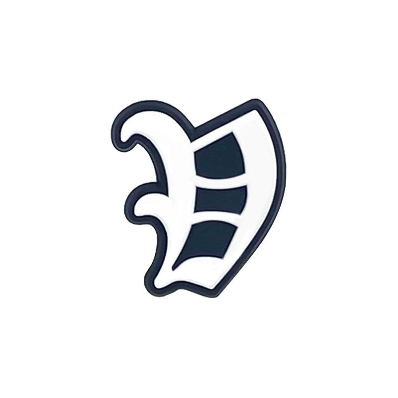 1 StückNeuer Stil Anhänger Altenglischer Buchstabe PVC Loch Schuh Schuhe Blume Silberner Buchstabe Schuhe Anhänger Schuhe Dekoratives Zubehör