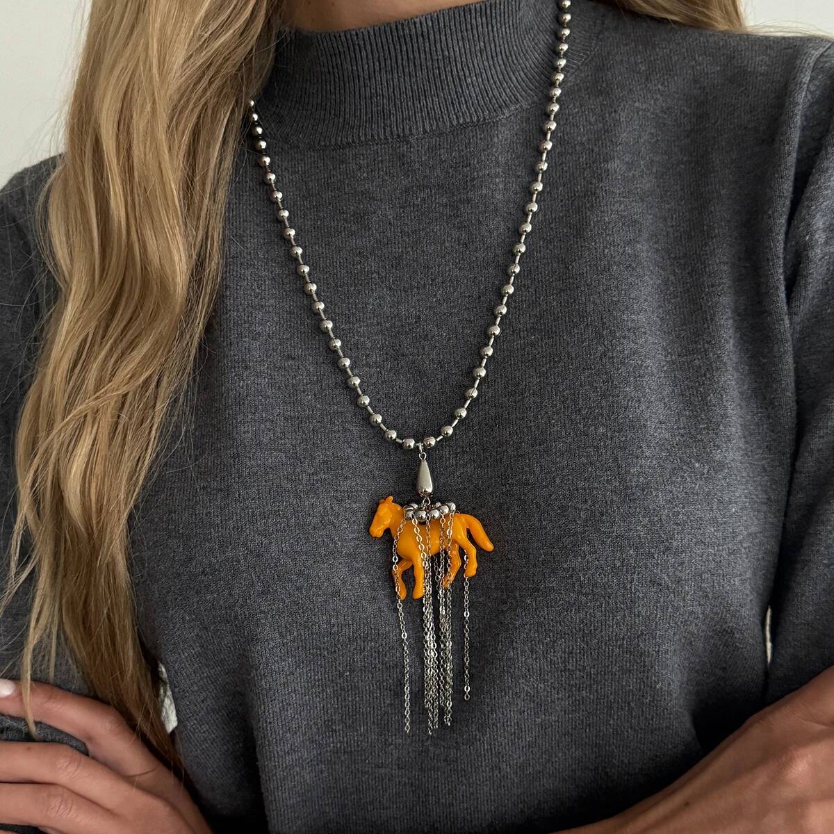 

Ingemark Creative Unique Red Black Small Horse Pendant Necklace Women Cute Acrylic CCB Beads Sweater Chain 2026 New Year Jewelry