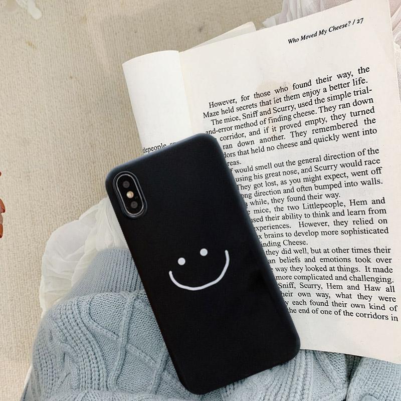 Fashion Simple Smile Face Couple Case For iPhone 17 16 15 Pro Max 13 7 11 12 14 Plus Mini Black White Soft Silicone Phone Cover
