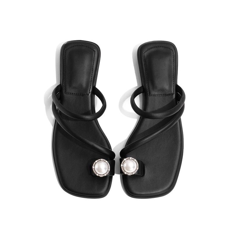 Ruoji 2025 summer new slippers summer wear flat thick heel pearl lazy toe sandals casual slippers