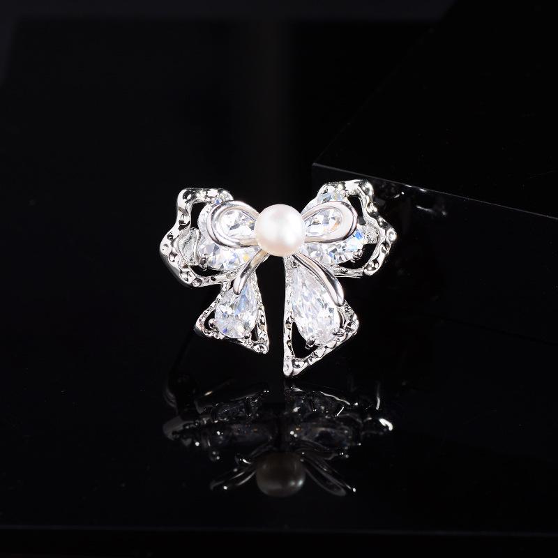 Broșă Elegantă cu Zircon Micro-Incrustat: Accesoriu de bijuterie la modă, potrivit pentru orice ținută, pentru vară