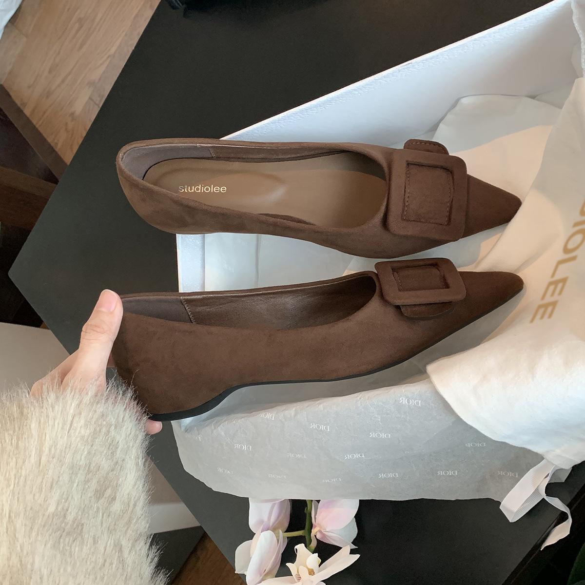 

Версия из овчины~ Темпераментные туфли-лодочки с острым носком и квадратной пряжкой, универсальные туфли с открытым верхом и леопардовым принтом на плоской подошве для женщин 40