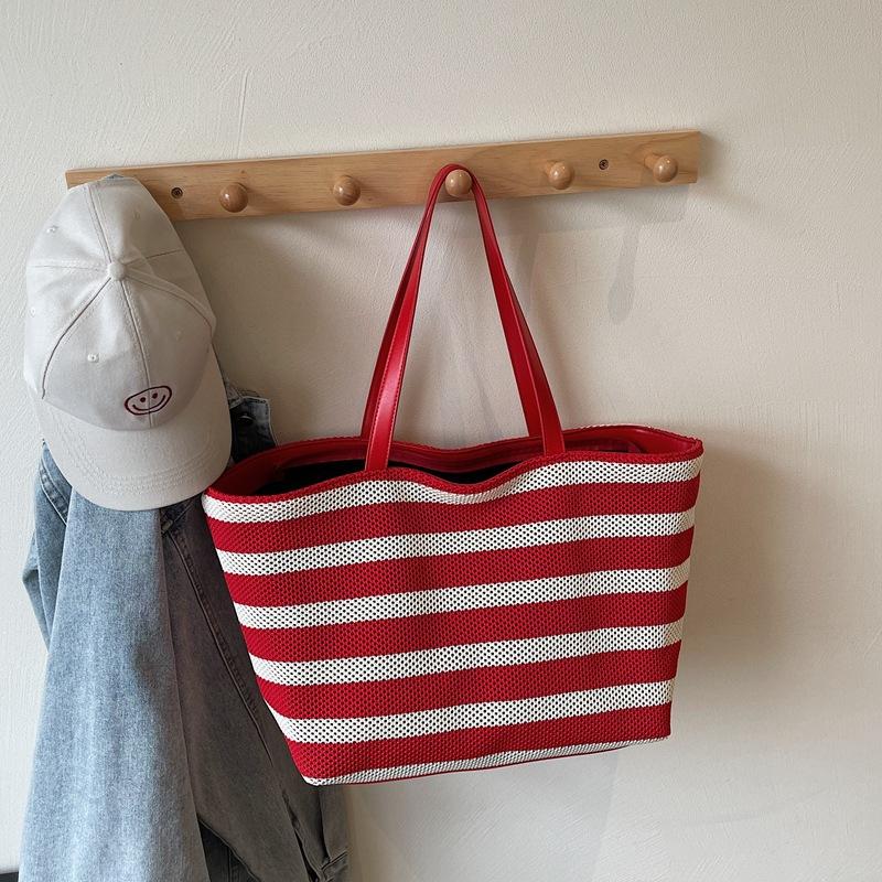 Летняя женская пляжная сумка Новая большая вместительная сумка-тоут Модная плетеная сумка-тоут Сумка через плечо красный
