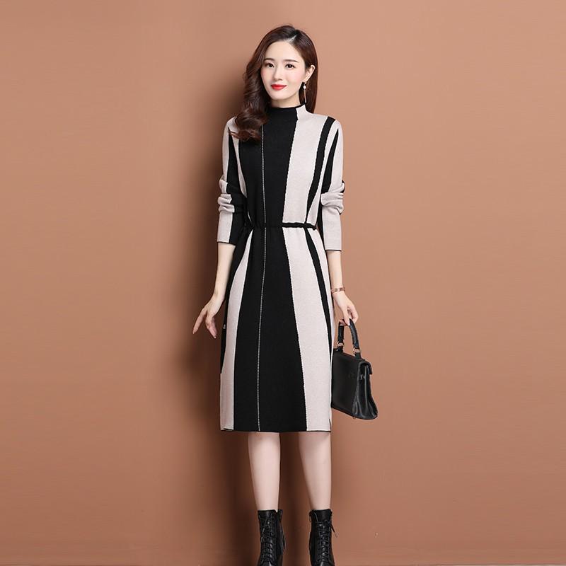 

Женское европейское трикотажное платье-свитер 2023 года: Выше колена, цветные блоки, средняя длина, полувысокий воротник 2XL чёрный