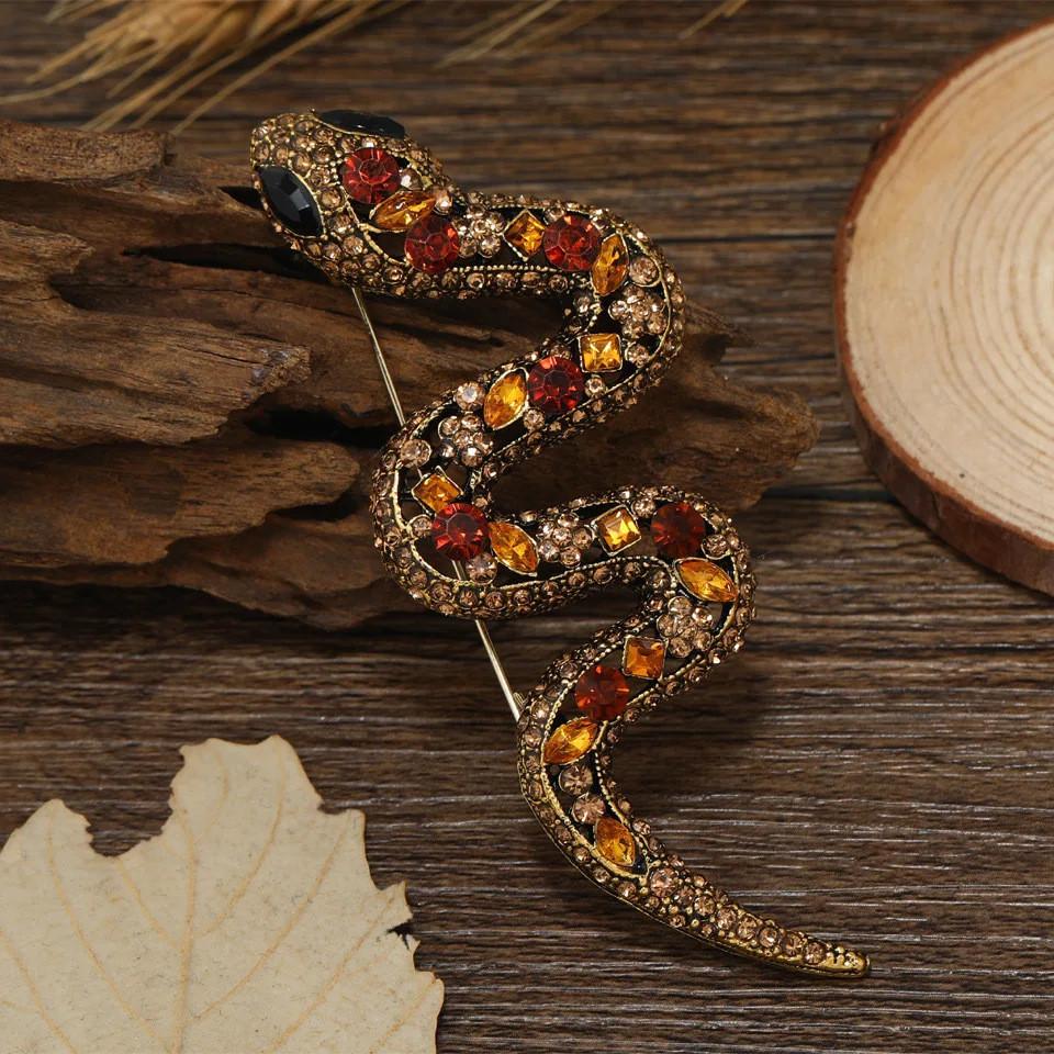 Animal Snake Brooch Pin With Electroplated Alloy Decorative Accessory For Men Women