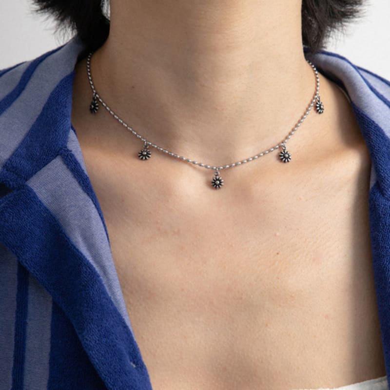 LingerPiece Daisy Flowers Necklace