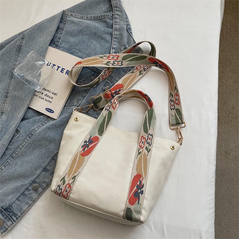 Floral Pattern Tote Bag for Women Stylish Shoulder Bag with Adjustable Strap Large Capacity Daily Use Bag