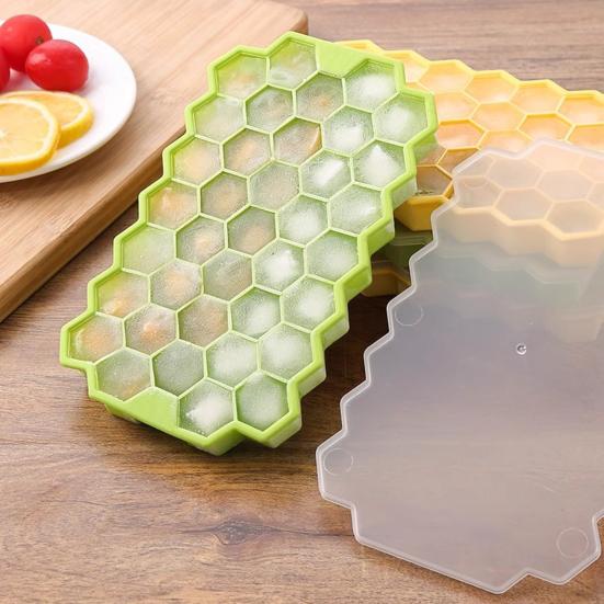 37 Cavity Honeycomb Ice Tray BPA-Free Slow-Melt Reusable Small Ice Mold with Lid Easy Release Silicone Ice Cube Maker for Freezer