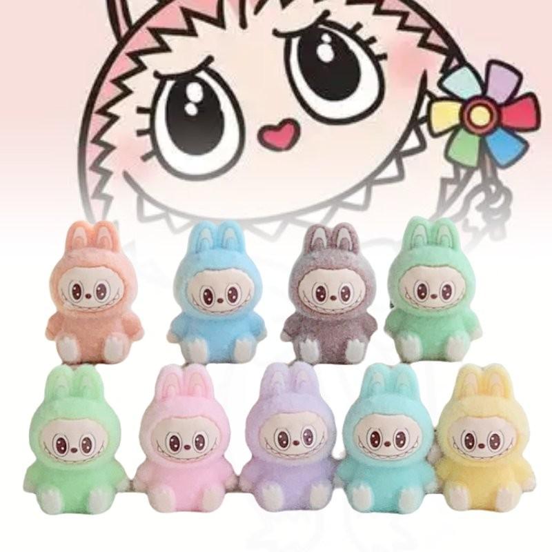 Entzückende Mini-Samtfigur Süße Dämonenfigur Für Verspielte Dekoration Und Sammlerstücke