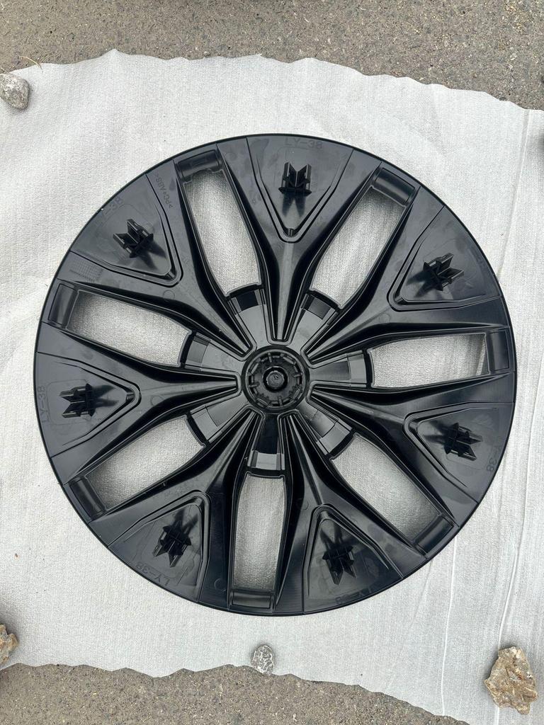 19-Inch Decorative Wheel Cover for Tesla Model Y (2021-2024) - Full Coverage Protection