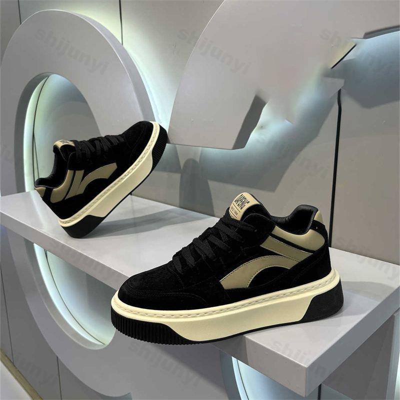 Fashion Autumn Men's Skateboarding Shoes Comfortable 2025 New High-Top Sneakers Casual Sports Shoes Men Street Leather Walking Shoes